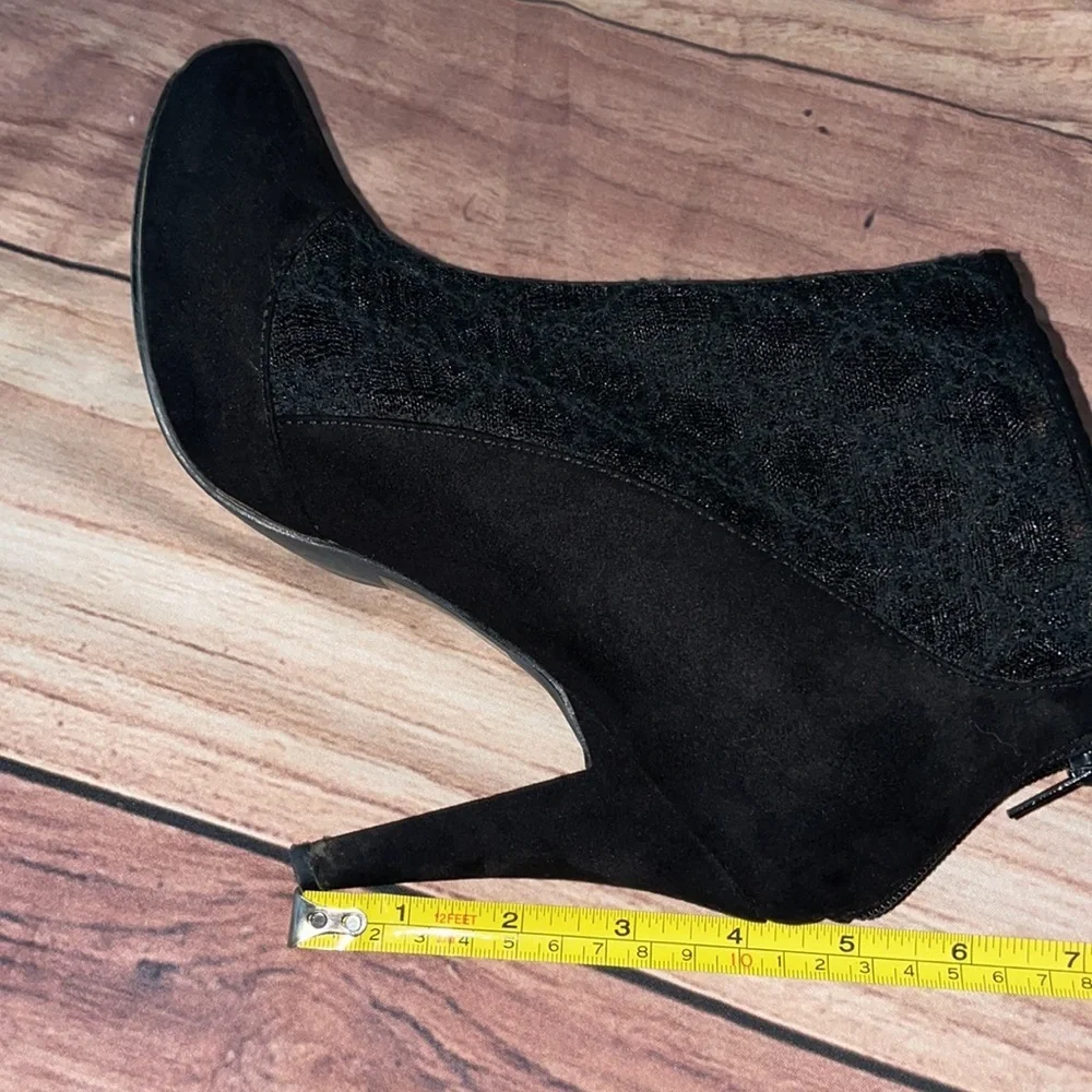 Suede/lace ankle boots size 7.5 color black